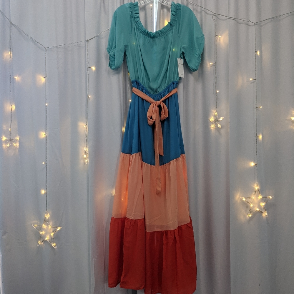 NWT Aura medium color block maxi belted dress